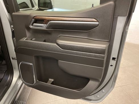 Used 2023 GMC Sierra 1500 SLE image 25