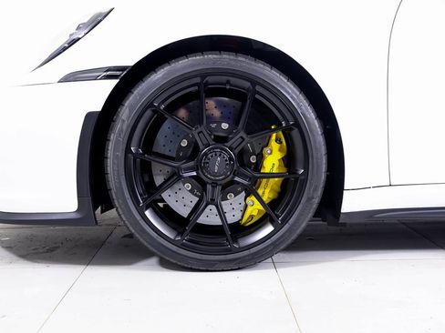 Certified 2022 Porsche 911 GT3 image 28