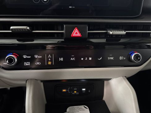 New 2026 Kia Sportage EX image 32