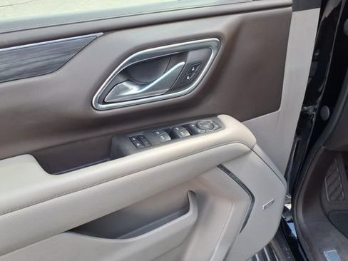 Used 2022 GMC Yukon SLT w/ SLT Premium Package AWD/4WD image 16