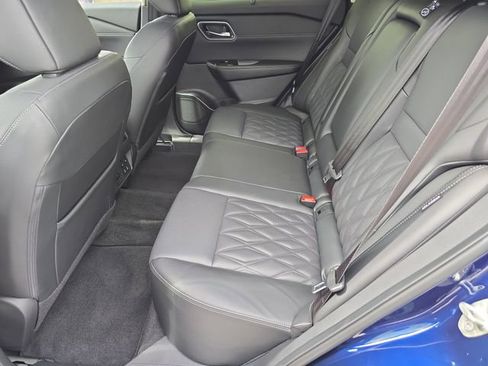 Certified 2026 Nissan Rogue Platinum w/ Platinum Premium Package AWD/4WD image 17