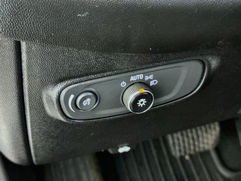 Used 2019 Chevrolet Equinox LT AWD/4WD image 12