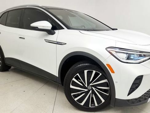 Used 2023 Volkswagen ID.4 Pro S Plus AWD/4WD image 16