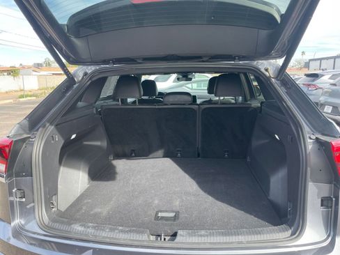 Used 2025 Volkswagen Atlas Cross Sport SE image 33