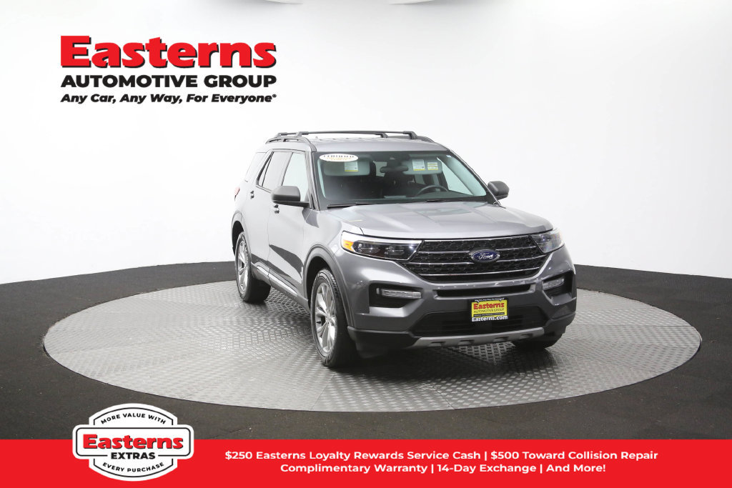Used 2023 Ford Explorer XLT w/ Equipment Group 202A AWD/4WD image 52