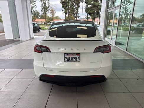 Used 2020 Tesla Model Y Long Range image 5