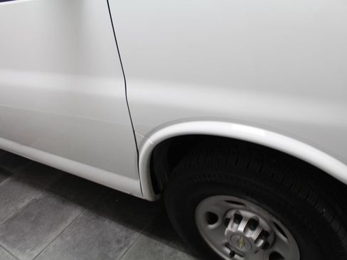 Used 2020 Chevrolet Express 2500 RWD image 31
