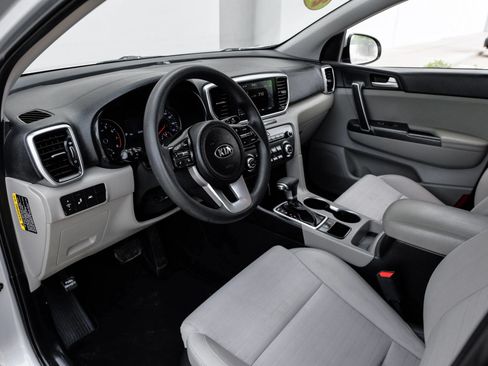 Used 2020 Kia Sportage LX w/ LX Popular Package FWD image 3