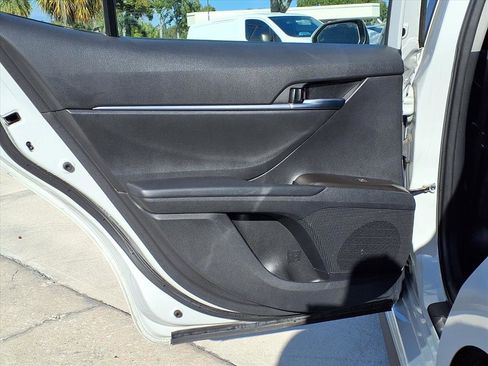 Used 2023 Toyota Camry SE w/ Blackout Package (TMS) image 14