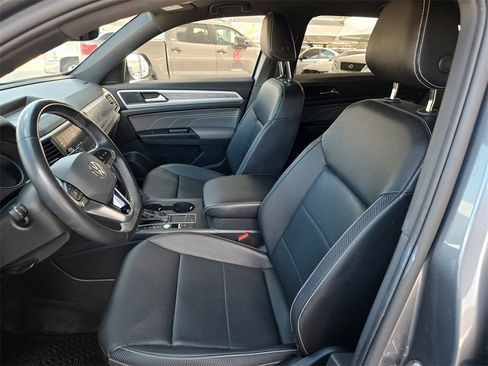 Used 2021 Volkswagen Atlas Cross Sport SE image 26