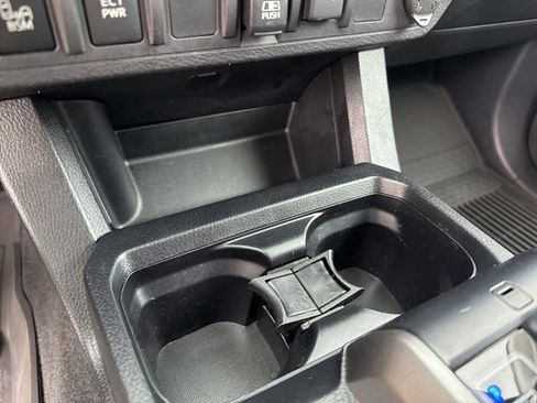 Used 2022 Toyota Tacoma SR5 w/ Technology Package RWD image 32