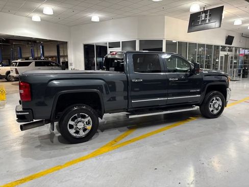 Used 2018 GMC Sierra 2500 SLT w/ Duramax Plus Package AWD/4WD image 10