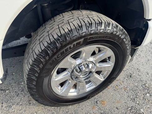 Used 2022 Ford F350 Platinum w/ FX4 Off-Road Package image 12