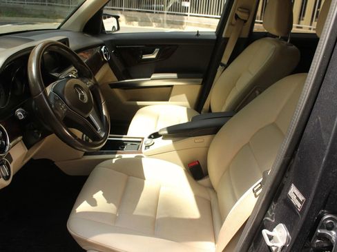 Used 2013 Mercedes-Benz GLK 350 4MATIC w/ Premium 1 Pkg w/o Sunroof image 16