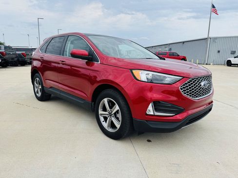 Used 2024 Ford Edge SEL w/ Convenience Package AWD/4WD image 2