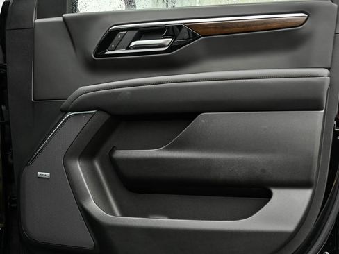 New 2026 Chevrolet Suburban High Country image 11