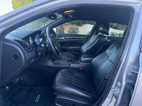 Used 2014 Chrysler 300 S w/ Luxury Group image 21