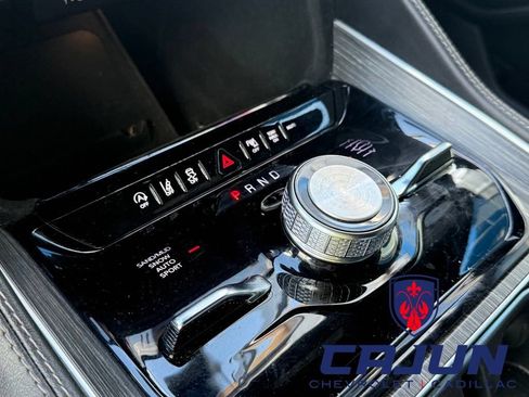 Used 2024 Jeep Wagoneer Series III AWD/4WD image 13