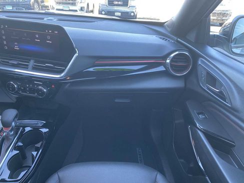 Used 2024 Chevrolet Trax RS w/ Sunroof Package image 27