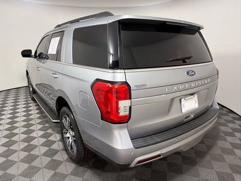Used 2022 Ford Expedition XLT image 4