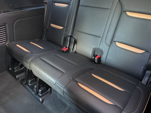 Used 2023 GMC Yukon XL AT4 w/ AT4 Premium Plus Package image 18