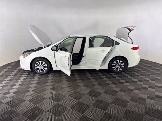 Used 2022 Toyota Corolla LE w/ Body Protection Package (TMS) FWD image 11