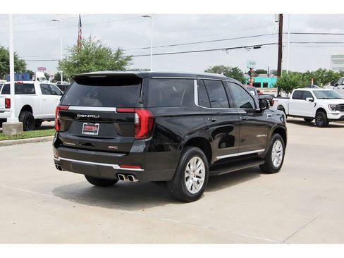 Used 2025 GMC Yukon Denali AWD/4WD image 4