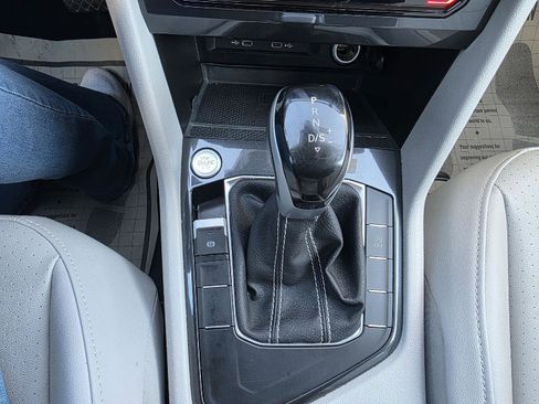 Used 2024 Volkswagen Tiguan SE image 16