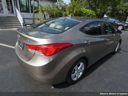 Used 2013 Hyundai Elantra GLS w/ Preferred Pkg FWD image 11