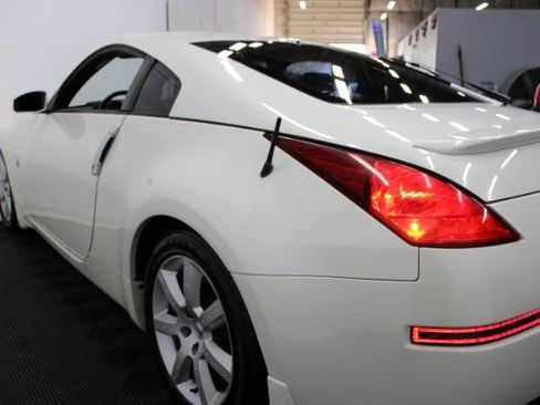 Used 2004 Nissan 350Z Enthusiast w/ Aerodynamics Pkg image 7