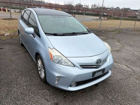 Used 2013 Toyota Prius V Five image 3