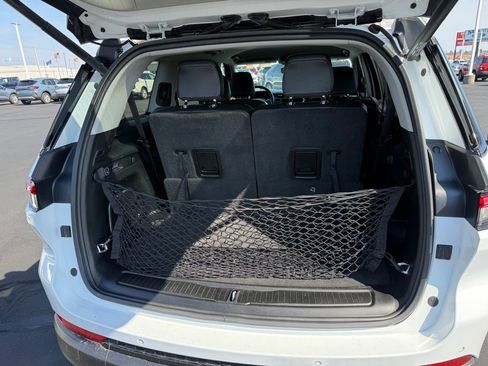 Used 2022 Jeep Grand Cherokee L Limited w/ Black Appearance Package AWD/4WD image 13