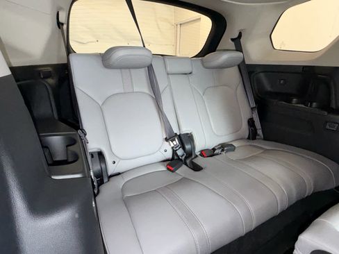 Used 2025 Honda Pilot EX-L image 32