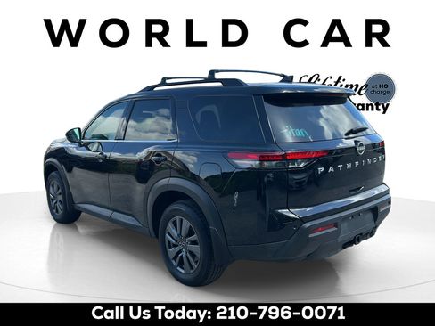 Used 2025 Nissan Pathfinder SV w/ SV Premium Package FWD image 5