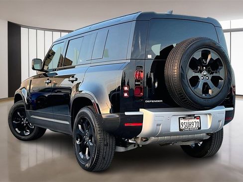 Used 2025 Land Rover Defender 110 S image 4