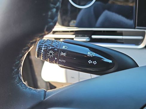 Certified 2022 Hyundai Elantra Limited w/ Cargo Package image 27