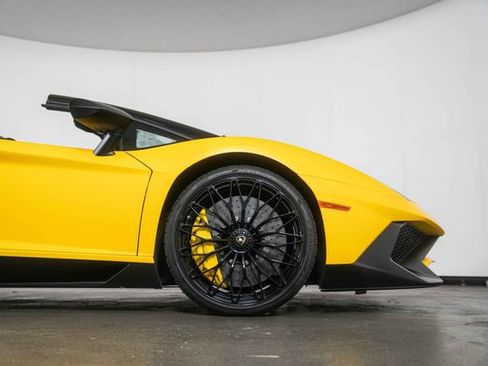 Used 2016 Lamborghini Aventador LP 750-4 Superveloce AWD/4WD image 10