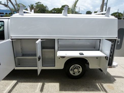 Used 2015 Chevrolet Express 3500 RWD image 19