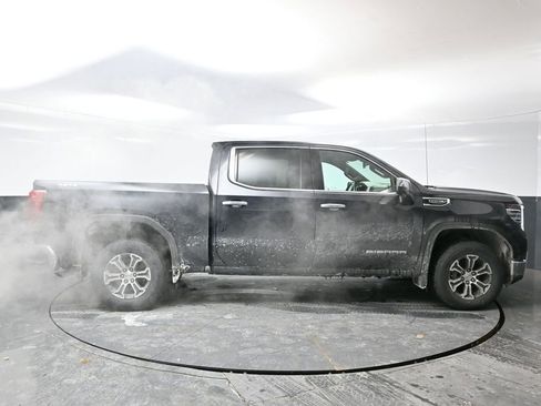 Used 2024 GMC Sierra 1500 SLT image 4