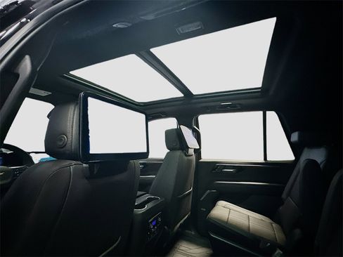 New 2025 Chevrolet Tahoe High Country image 24