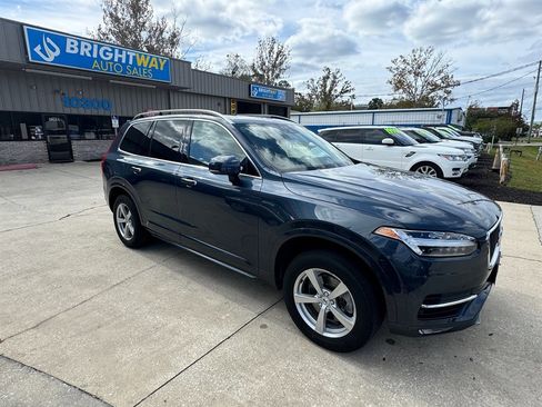 Used 2018 Volvo XC90 T5 Momentum image 3