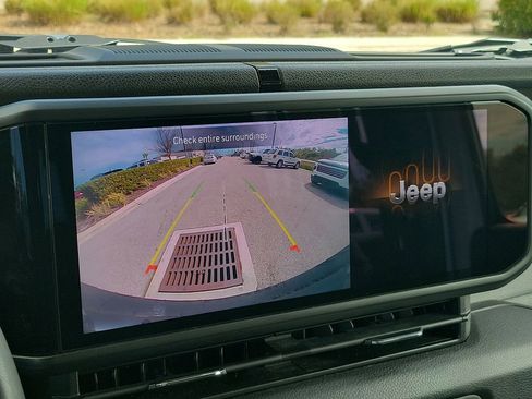 Used 2024 Jeep Wrangler Sport S image 30