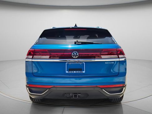 Certified 2024 Volkswagen Atlas Cross Sport SE FWD image 5
