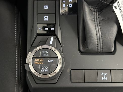 New 2025 Toyota Tacoma TRD Off-Road AWD/4WD image 18