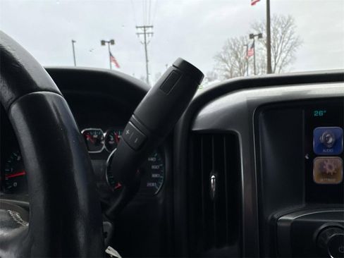 Used 2018 Chevrolet Silverado 2500 LT image 19