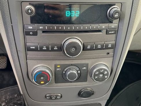 Used 2010 Chevrolet HHR LS FWD image 7