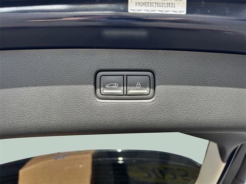 Used 2025 Genesis GV80 3.5T Prestige image 17