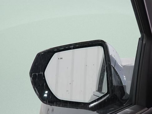 Used 2021 Chevrolet Suburban Premier AWD/4WD image 24