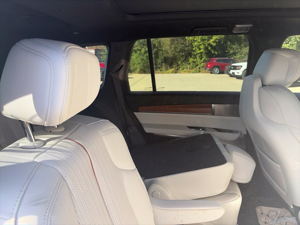 Certified 2026 Cadillac Vistiq Luxury w/ LPO, Floor Liner Package AWD/4WD image 11