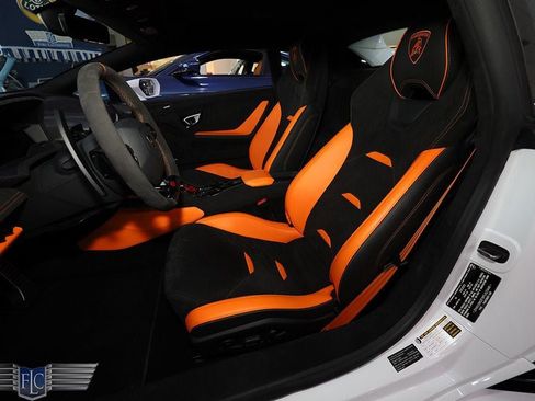 Used 2023 Lamborghini Huracan Tecnica RWD image 19